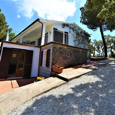 펜션 Scenic In Capoliveri With Swimming Pool *